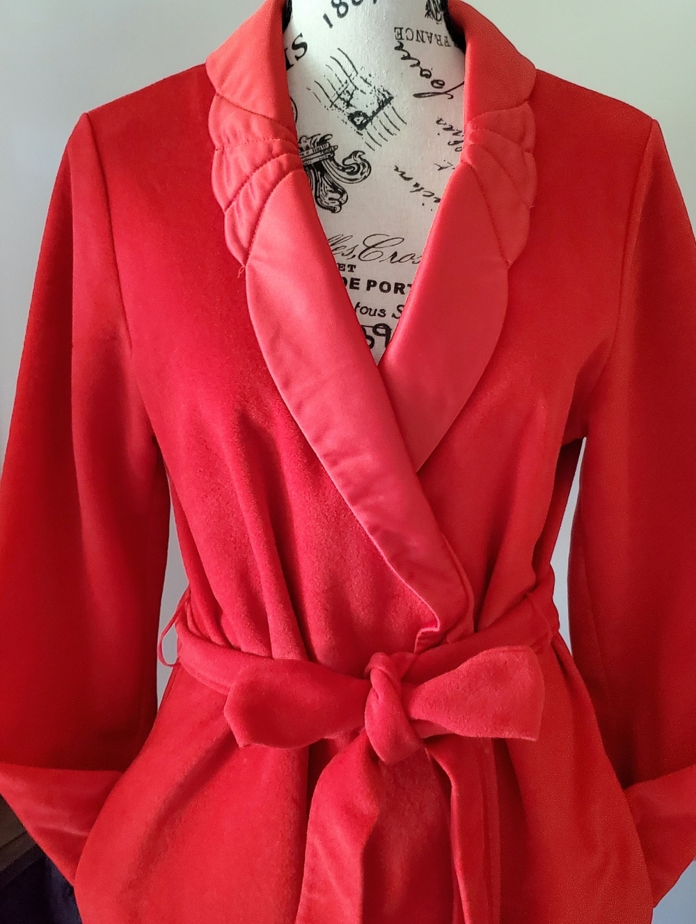 Vintage 70s Vanity Fair Red Fleece Robe Quilted Collar